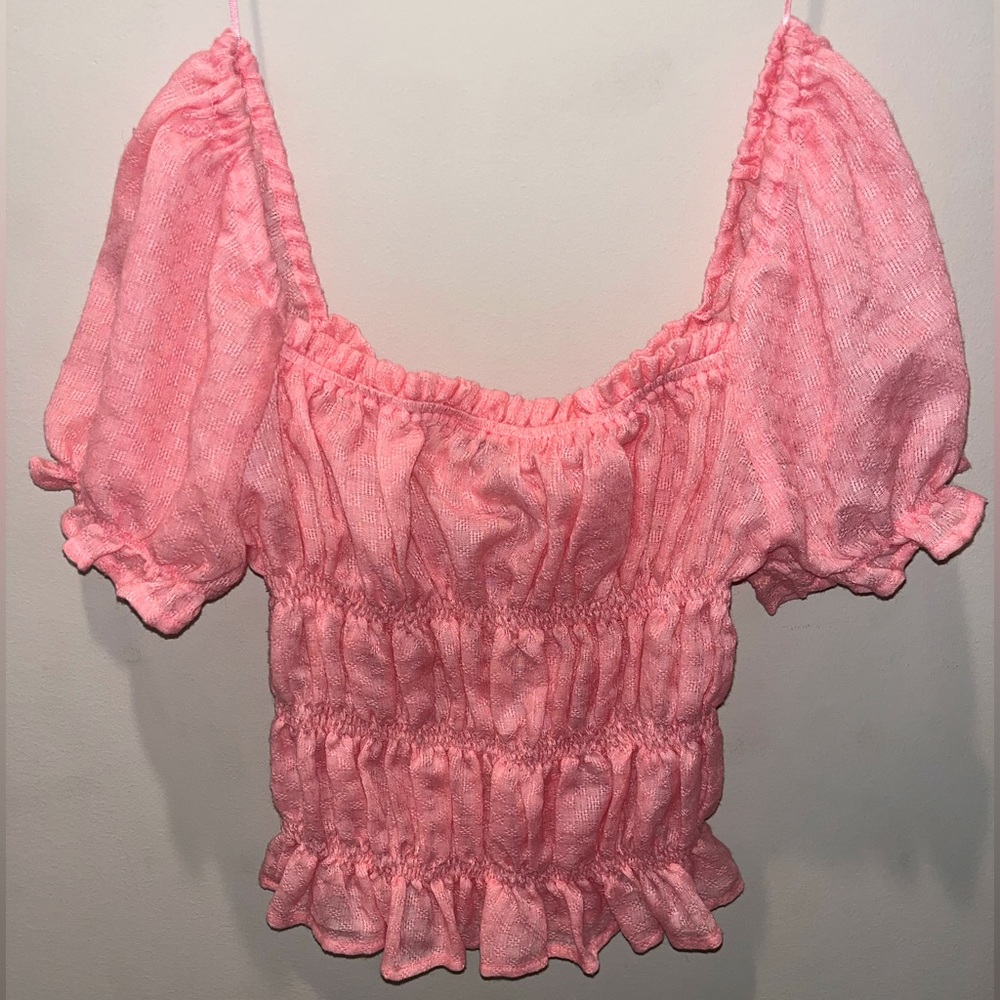 💕Pink Puff Sleeve Top.